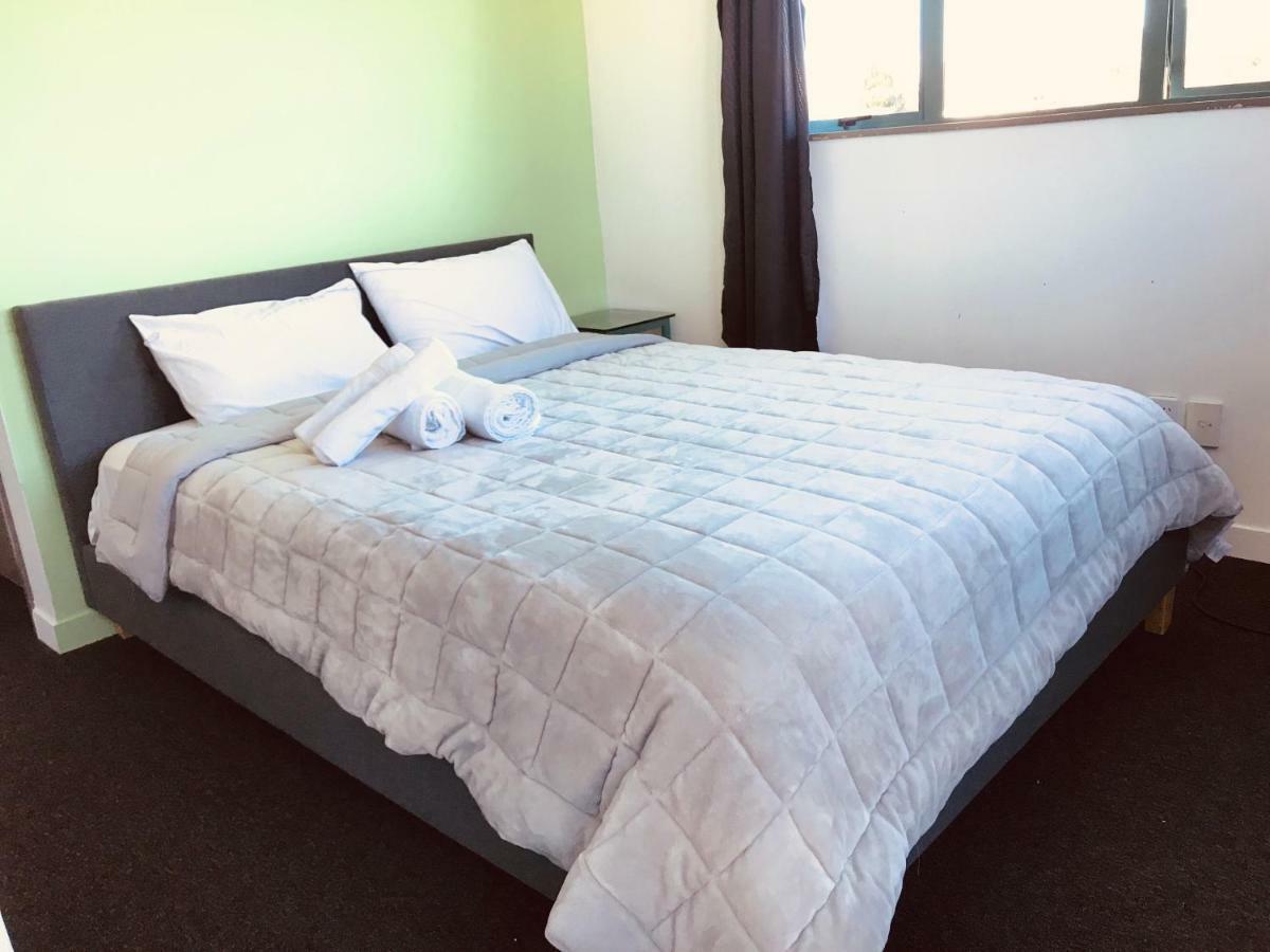Red Rose Motel Таупо Экстерьер фото