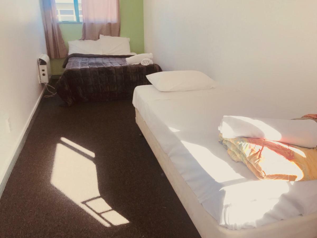 Red Rose Motel Таупо Экстерьер фото